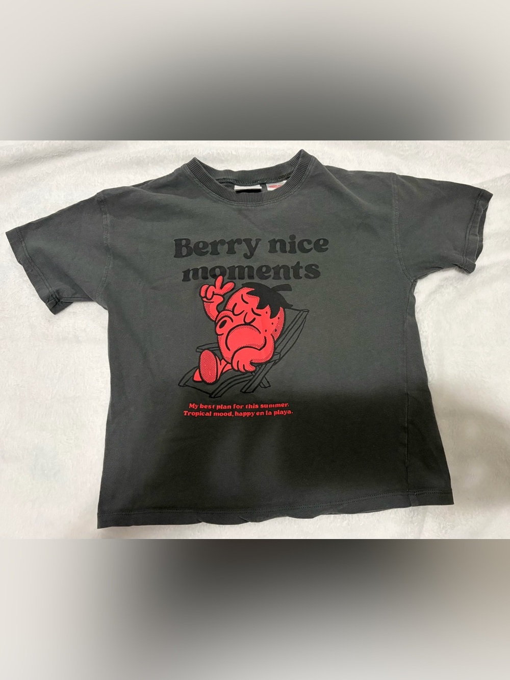Zara kids size 5 Berry Nice Moments Graphic Tee - Black & Red